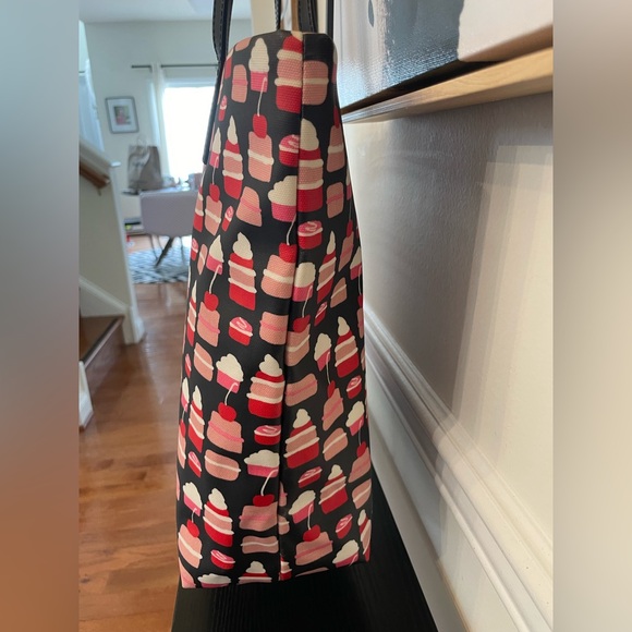 KATE SPADE TAKE THE CAKE BON SHOPPER Large Tote Cupcake Macaron Bag Purse - Picture 4 of 16